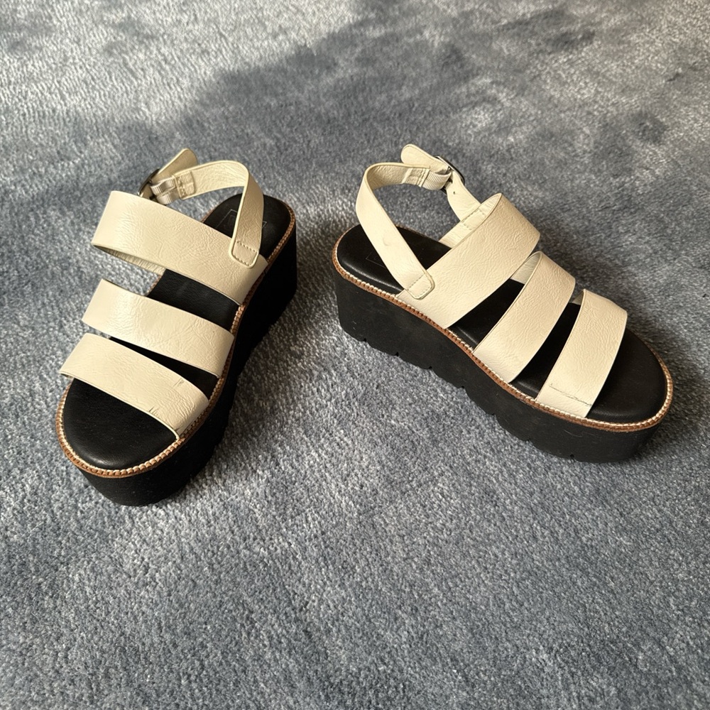 Chinese Laundry Platform Sandals